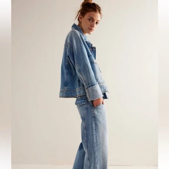 Free People Suzy Denim Jacket size L in pristine like new. Condition - Picture 6 of 16